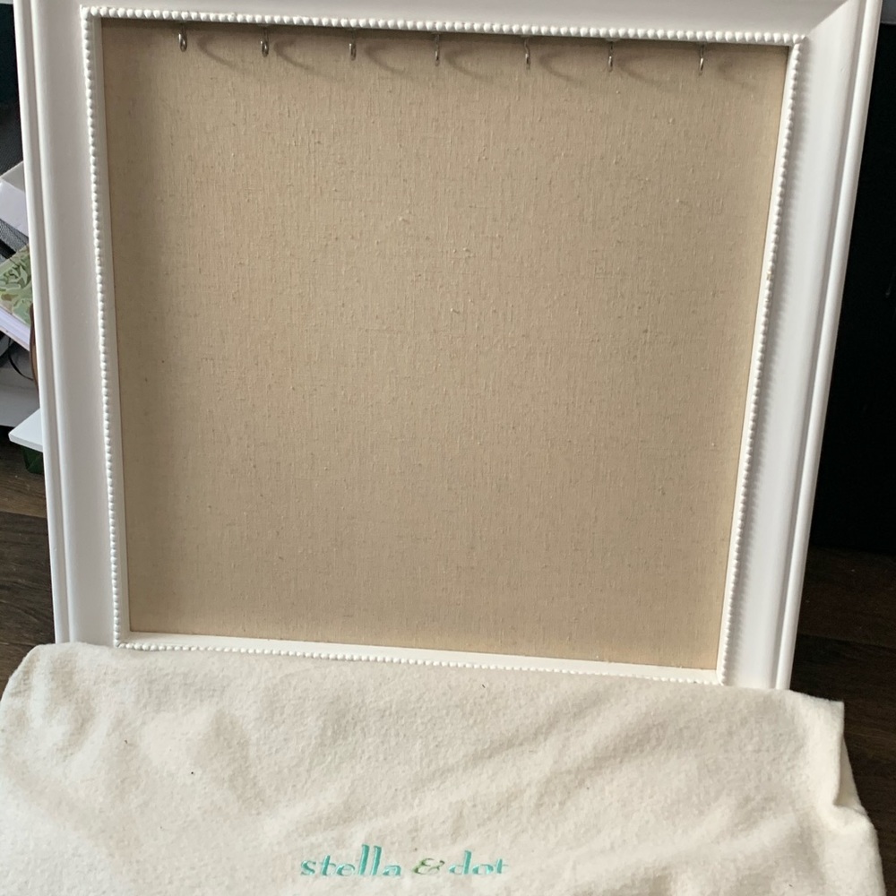 Stella & Dot Large Jewelry Frame